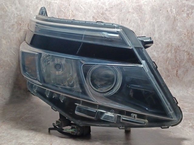 コーティング済 ヴォクシー ZWR80G 右ヘッドランプ・ヘッドライト ハイブリッドV イチコ 28-229 81130-28D20 202