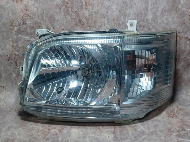 レジアスエース KDH206V 左ヘッドランプ・ヘッドライト ロングDX 1T コイト 26-126 81150-26550 058