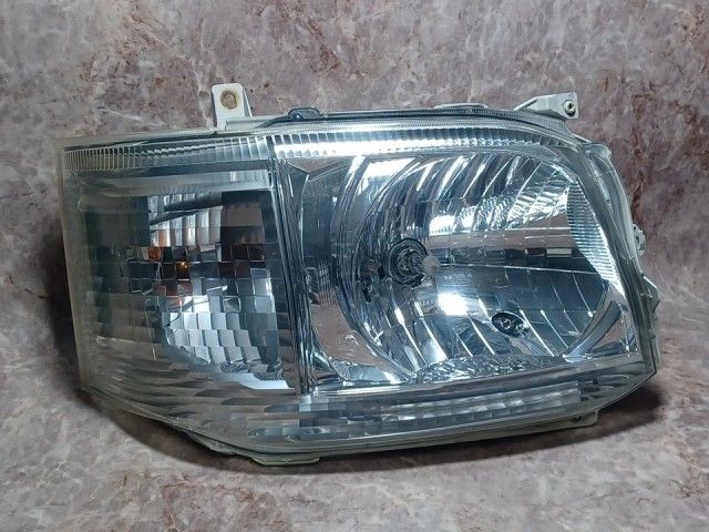 レジアスエース KDH206V 右ヘッドランプ・ヘッドライト ロングDX 1T コイト 26-126 81110-26550 058