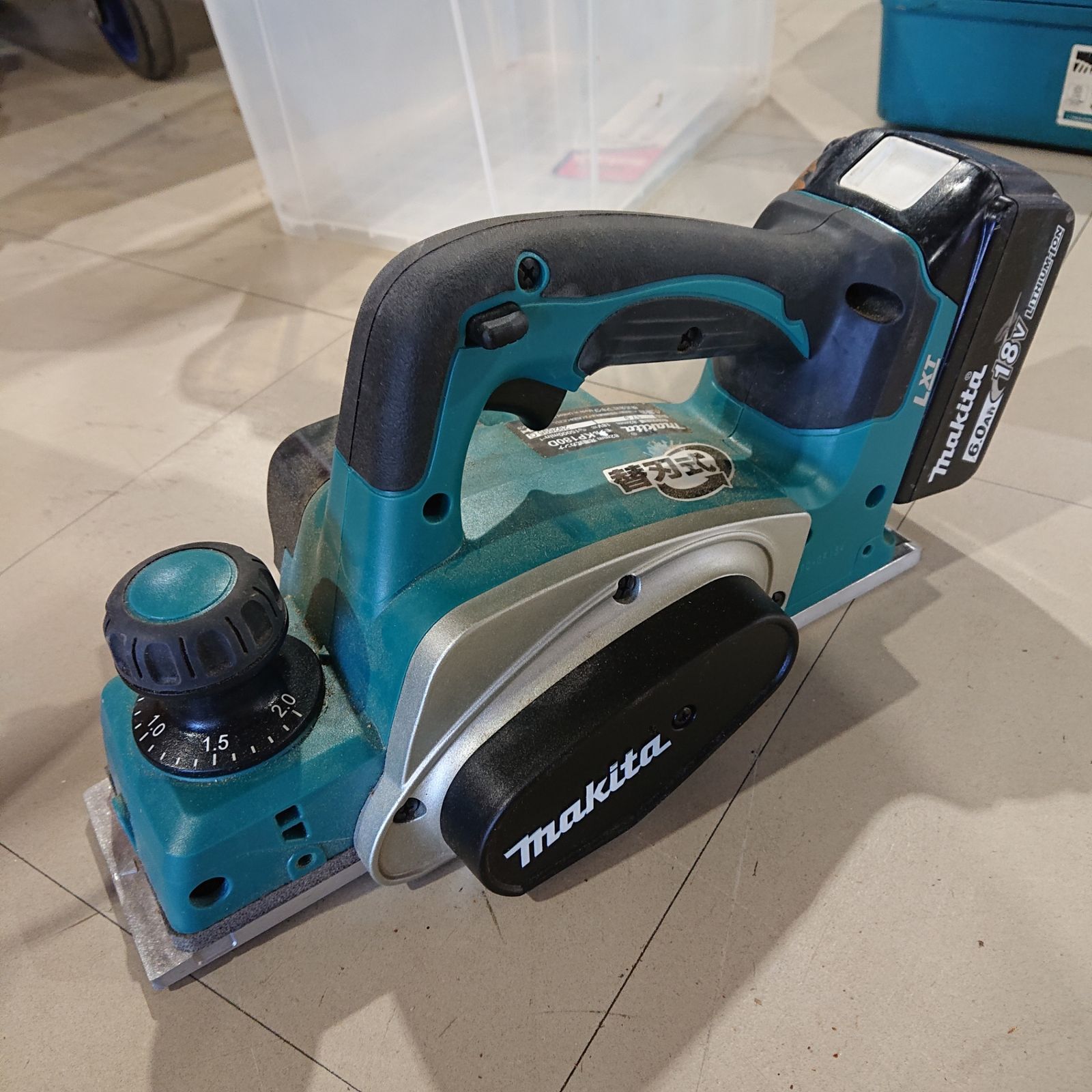 Makita　マキタ　KP181D　BL1860　充電式カンナ　バッテリーセット 21,300円