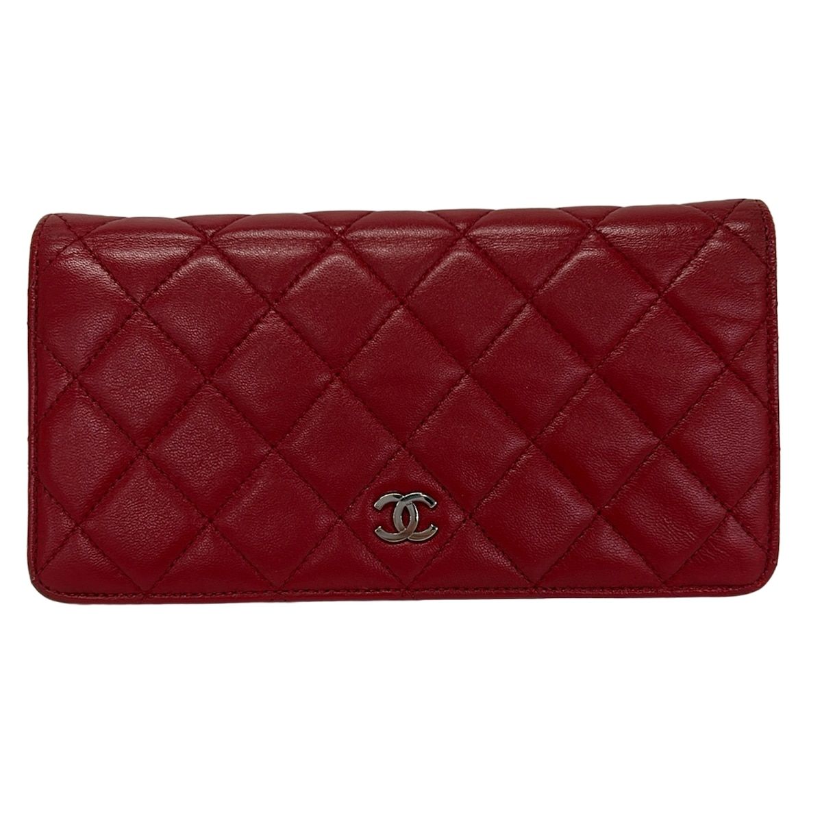 CHANEL(シャネル) 長財布 マトラッセ レッド×シルバー シルバー金具/二つ折り ラムスキン 35,945円