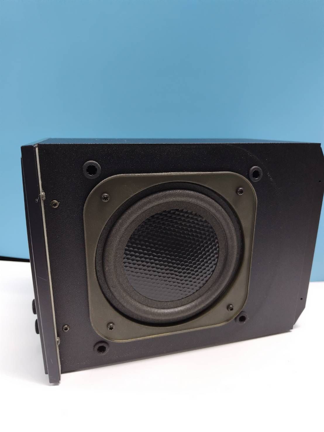 【美品】動作確認済 BOSE MM-2 パワーアンプ内蔵 スピーカー ウーファー ジャンク】BOSE MM-2 パワーアンプ内蔵スピーカー ウーファー - メルカリ