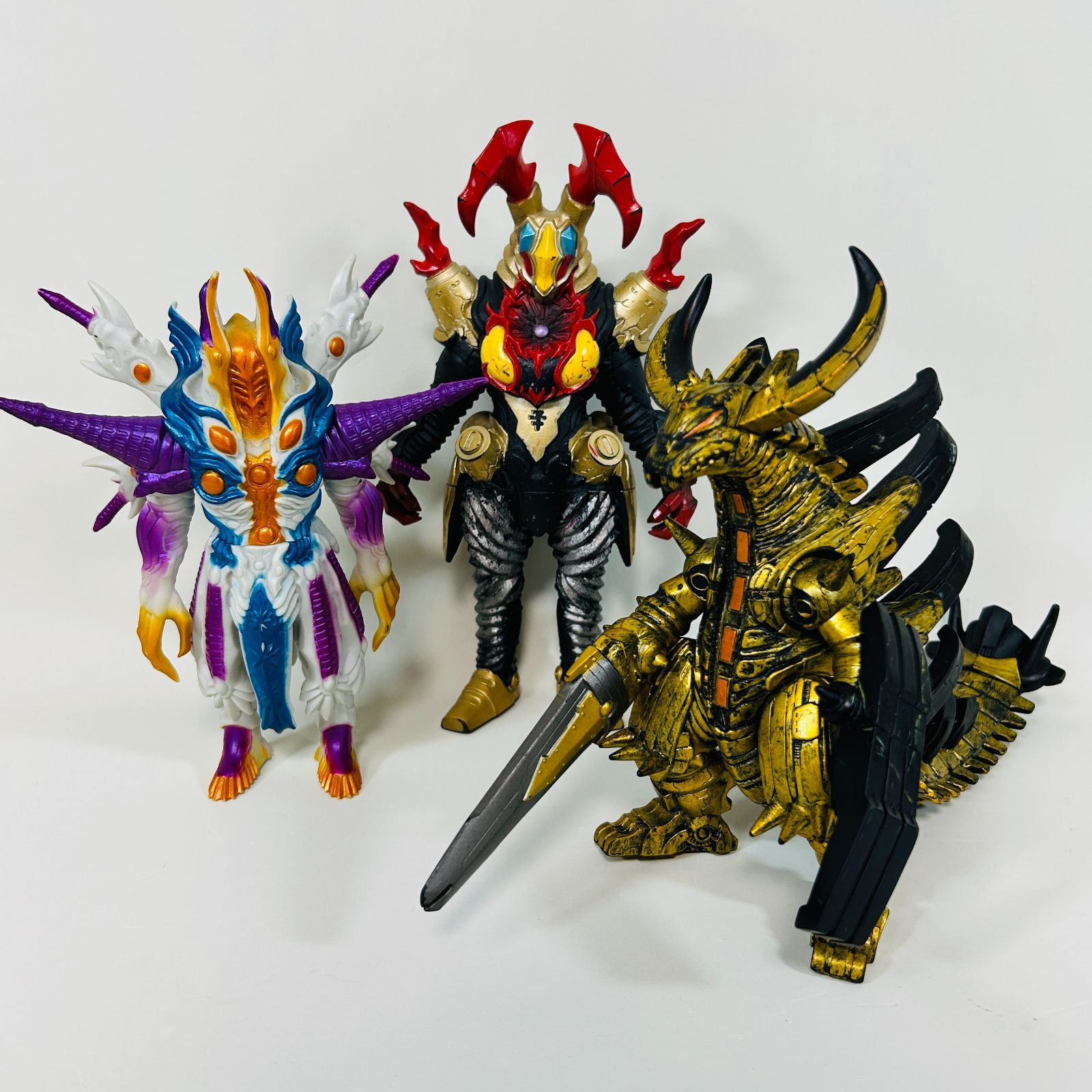 バンダイ ウルトラ怪獣DX ソフビフィギュア 3種【スーパーグランドキング・グリーザ・ペダニウムゼットン】