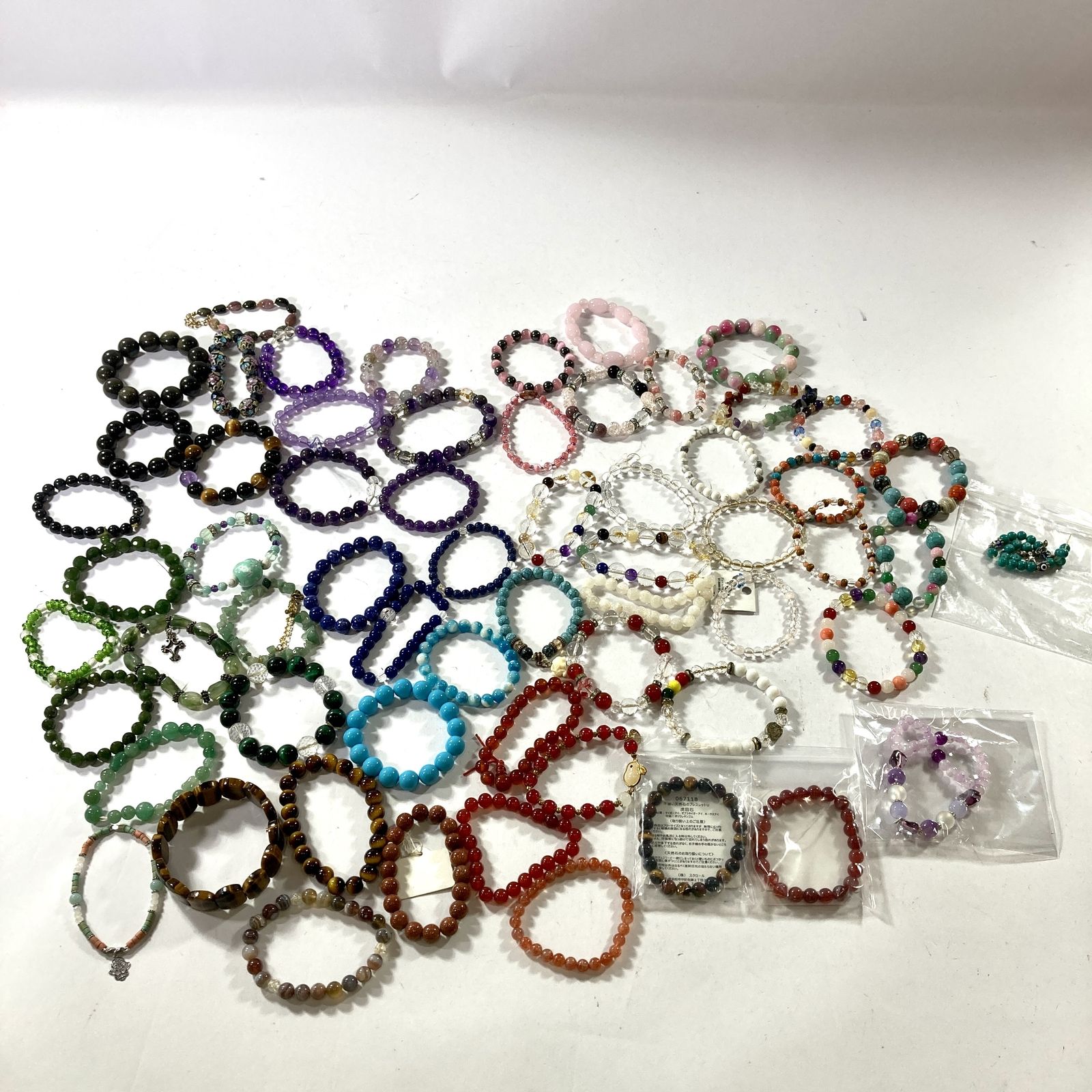 ★ 天然石 原石 ブレスレット 60点 まとめ商品 アクセサリー パーツ ビーズ パワーストーン 手芸 ハンドメイド 現状品
