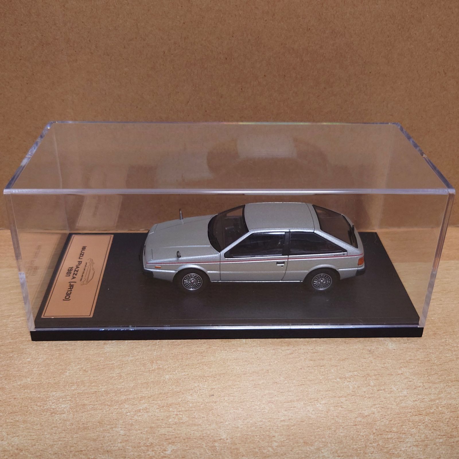 1/43 国産名車プレミア いすゞ ピアッツァ 1981 ISUZU PIAZZA JR130 ダイキャスト製ミニカー