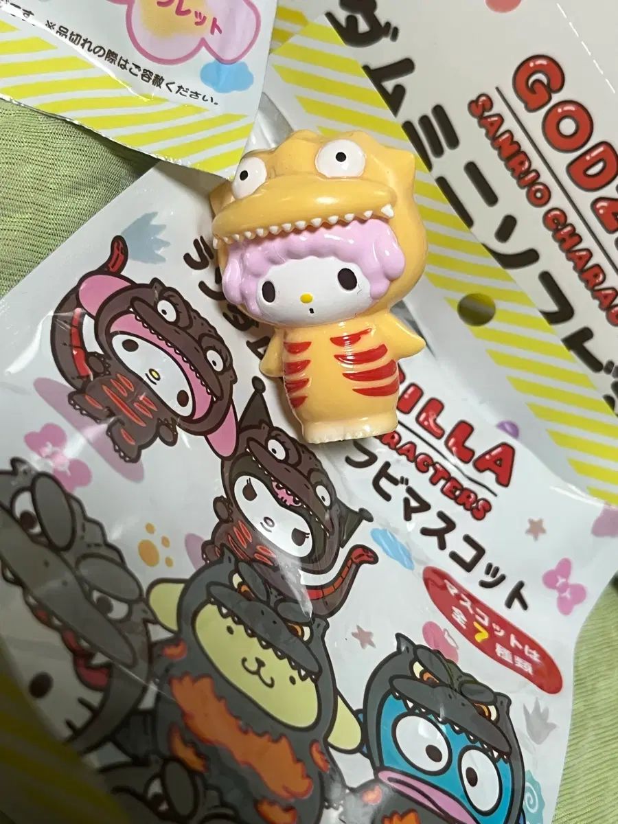 サンリオ ゴジラ コラボ ピアノ シークレット確定 日本国内でも完売 韓国も実物見ず