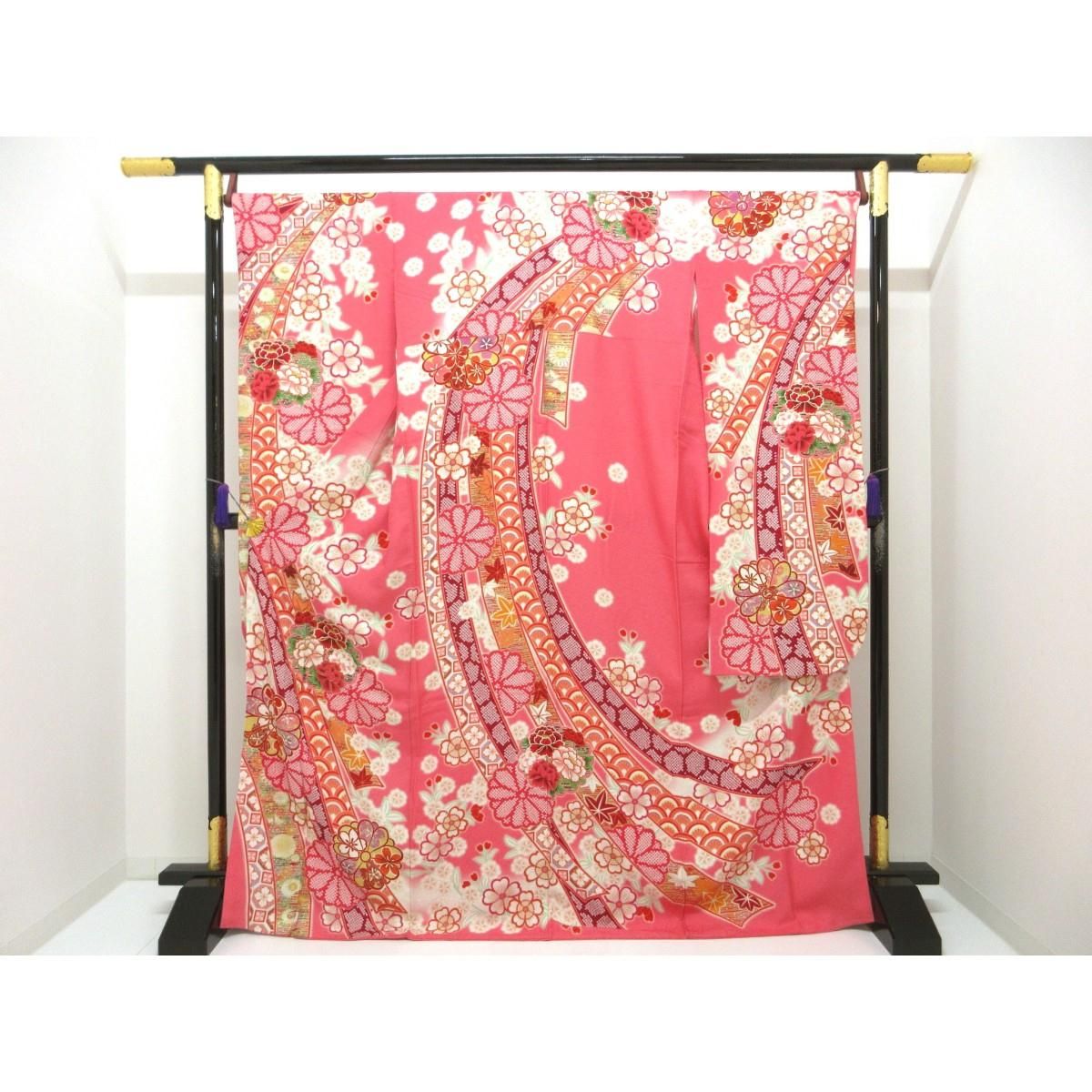 振袖　銀通しボカシ染　友禅金彩加工　刺繍入り