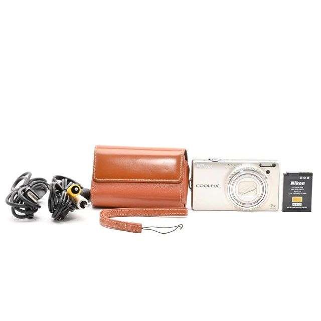 ＜아름다운 제품＞ Nikon COOLPIX S6000 샴페인 실버 S6000SL | 컴팩트 디지털 카메라 | 우수한 작동 | 아름다운 외관 | 우수한 광학 기능 | 긁힌 전면 로고 | 안전하고 실용적인 모델