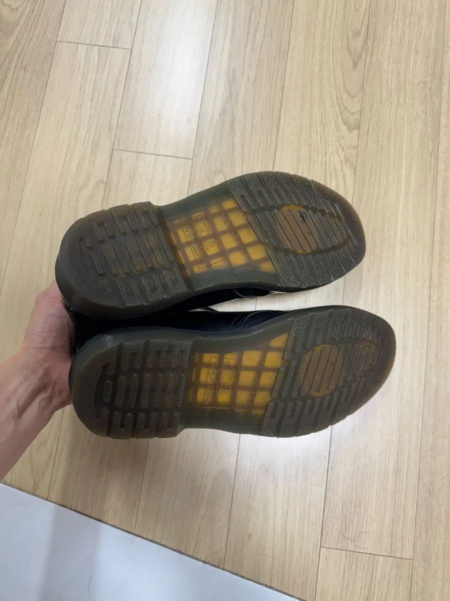 (280) DR. MARTENS ドクターマーチン SMiLEY (280) DR. MARTENS ドクターマーチン SMiLEY