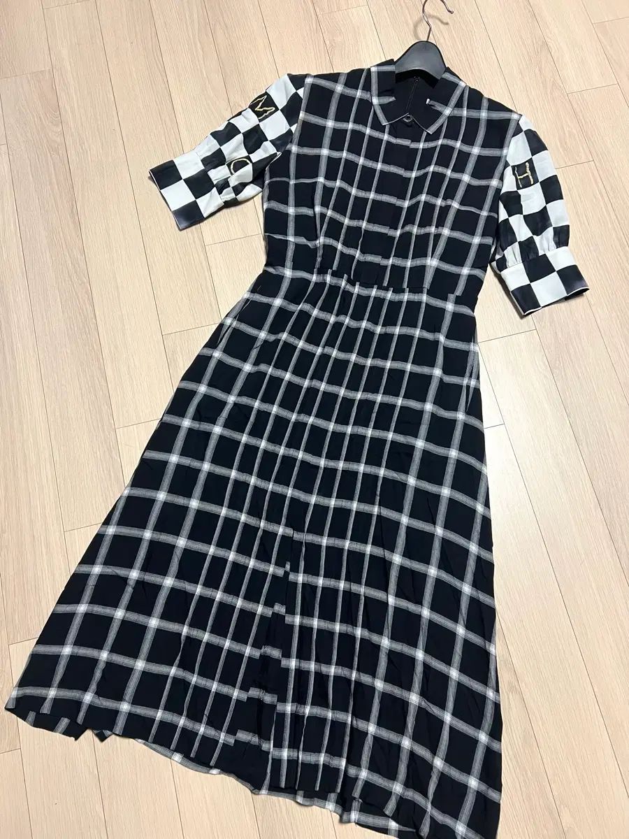 ミシャ MICHAA レーヨン100% シフォン パフスリーブ チェックパターン シャツ型 ロング丈ワンピース 半袖 5分丈 ブラック 黒 18,192円