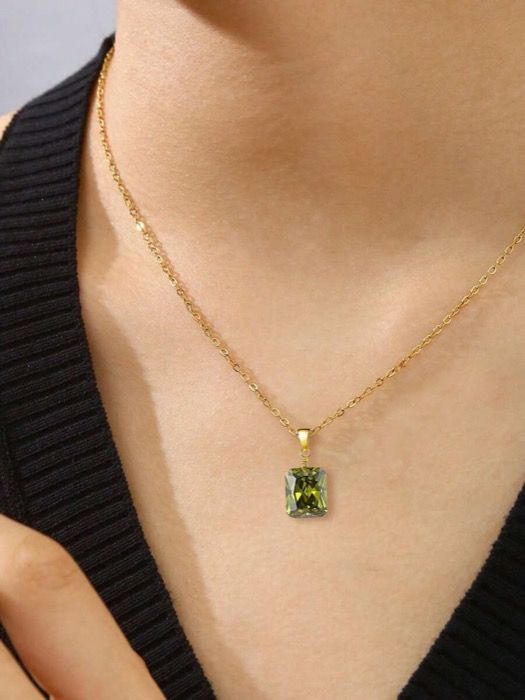 ジュエリー レディース ネックレス ペンダントネックレス 1個 ミニマリスト スクエアペンダントネックレス、エレガントなクラシックシックなファッション繊細なデザイン、女性のパーティー、デイリーウェア、素敵な休日のギフトに適し