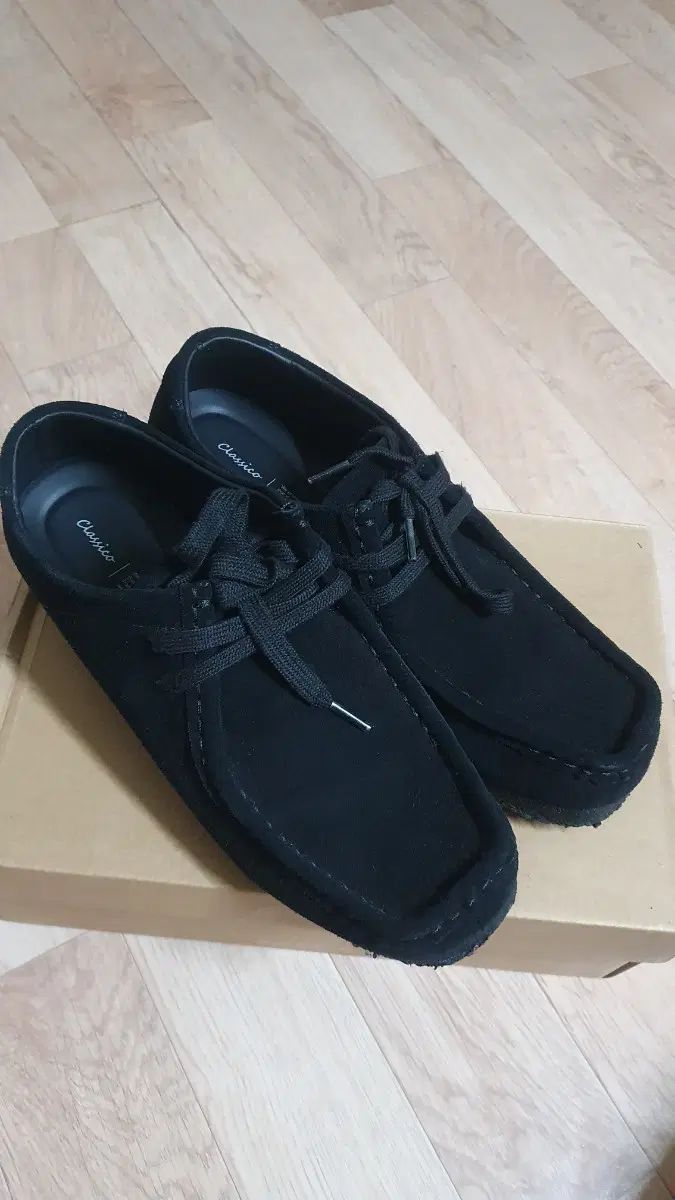 CLASSICO ワラビー 260 ほぼ新品