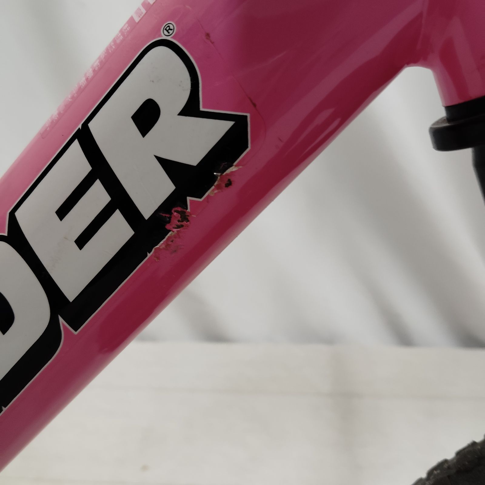 【美品】　ストライダー　スポーツ　ピンク　12インチ 現行モデル 美品 STRIDER ストライダー SPORT 12インチ ピンク 日本