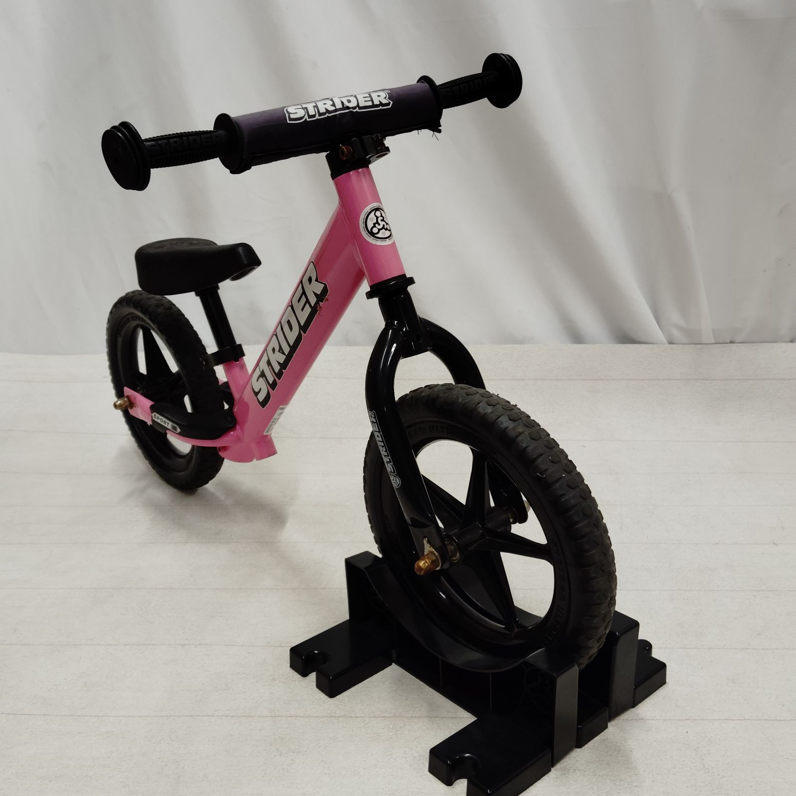 現行モデル 美品 STRIDER ストライダー SPORT 12インチ ピンク 日本
