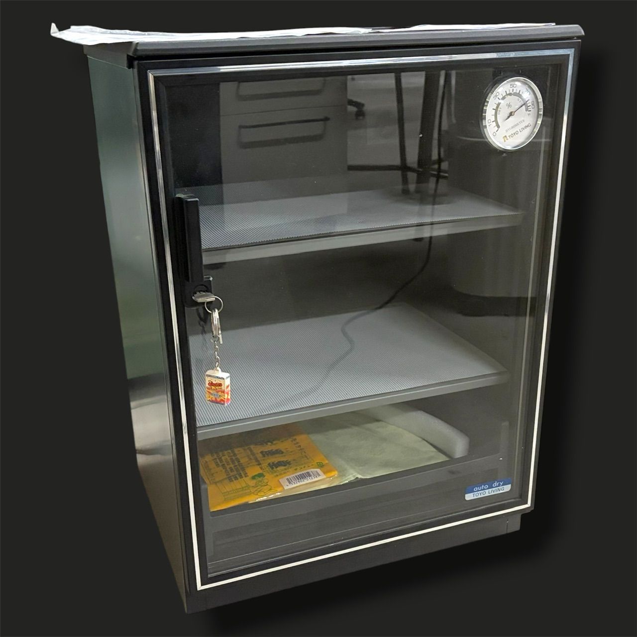 【動作未確認】東洋リビング TOYO LIVING ED-86型 オートドライ 全自動電子防湿保管庫 防湿庫 カメラ レンズ 一眼レフ 精密機器 保管 湿度管理 鍵付き 棚板 引き出し ブラック ドライボックス 防カビ 湿気対策 カメラ収納庫