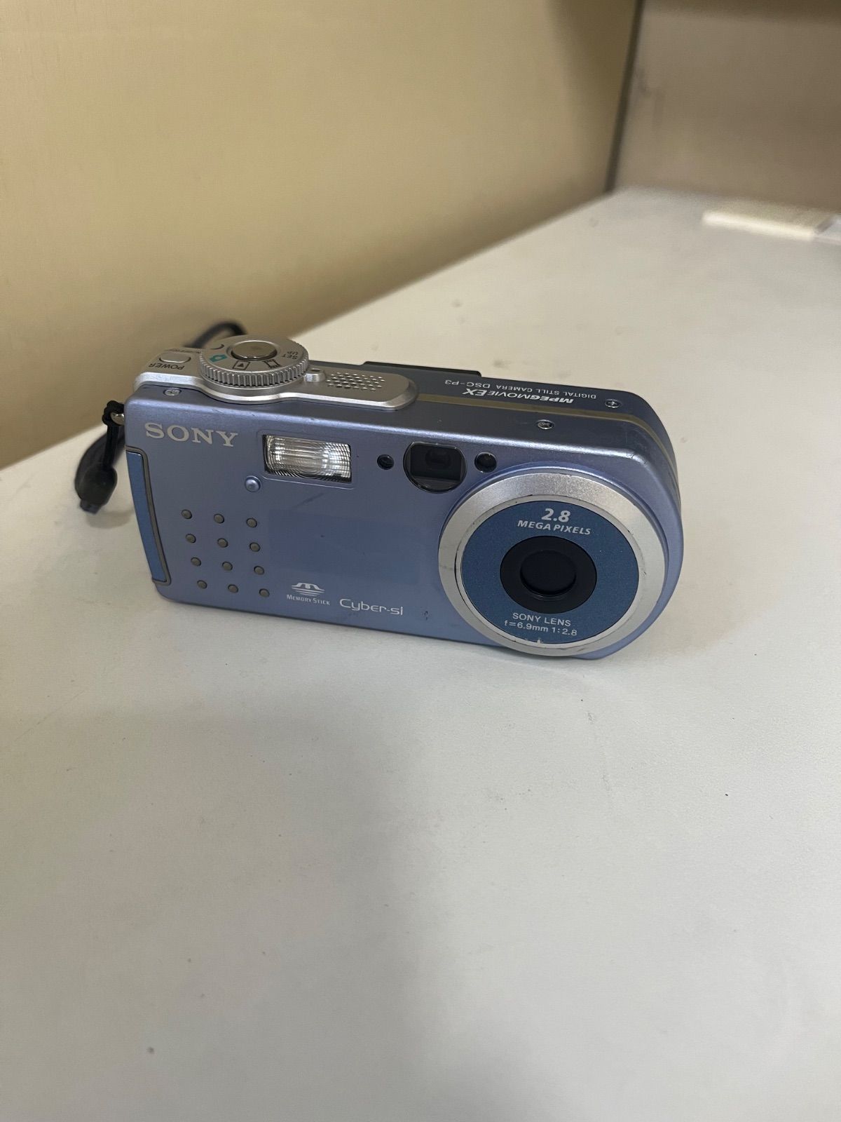 Sony Cyber-shot DSC-P3 blue retro digital camera