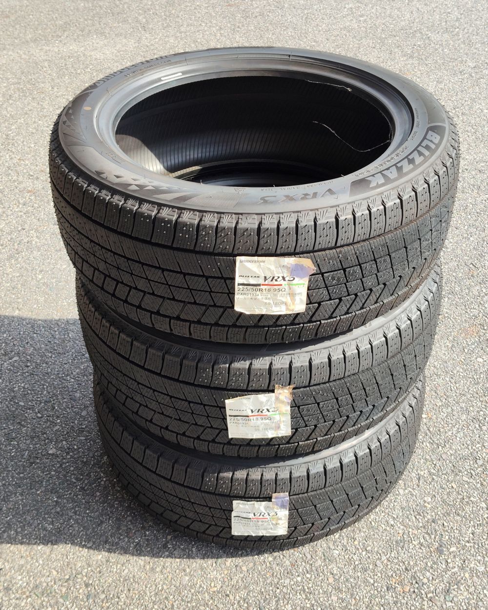 新品未使用倉庫保管品 スタッドレスタイヤ ブリヂストン BLIZZAK VRX3 225/50R18 95Q 2021年製 3本 34,792円