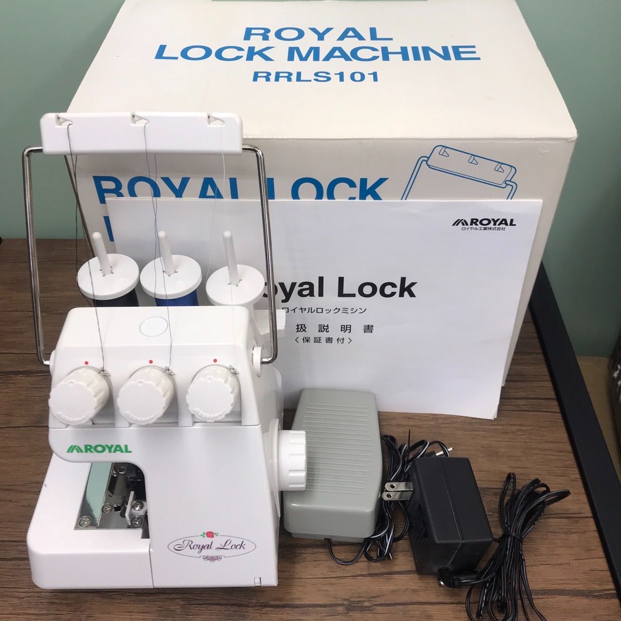 ROYAL ロイヤル RRLS101 LOCK MACHINE ロックミシン ハンドメイド 手芸 動作確認済 送料無料♪ 5,680円