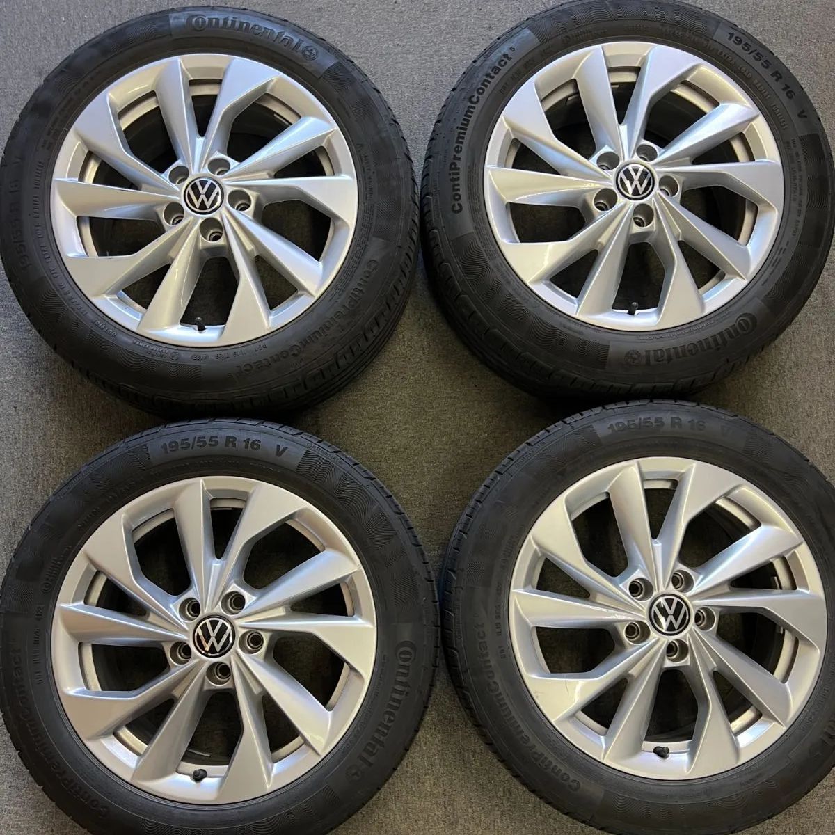 VW】フォルクスワーゲン ポロ POLO 純正 195/55R16 16インチホイール 