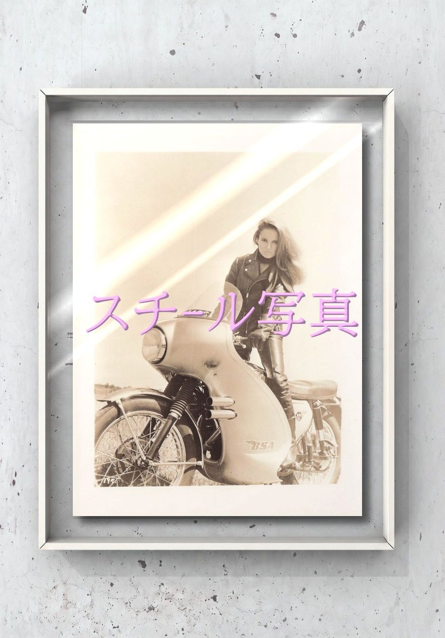 f『００７／サンダーボール作戦』1965年映画劇場宣伝用正規オリジナルスチール写真　fu006637　テレンス・ヤング イアン・フレミング トム・ジョーンズ ショーン・コネリー クローディーヌ・オージェ 17,500円