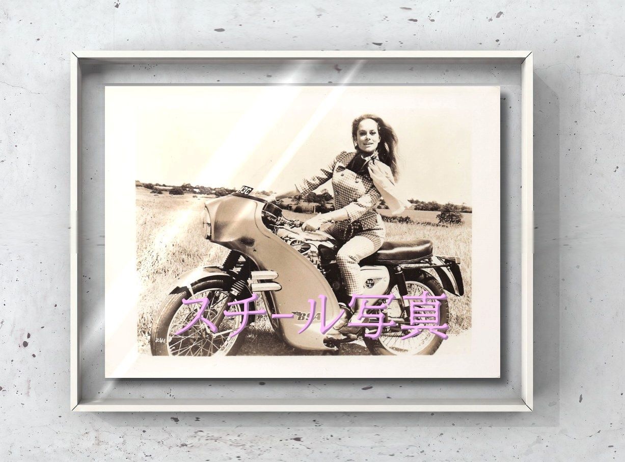 f『００７／サンダーボール作戦』1965年映画劇場宣伝用正規オリジナルスチール写真　fu006643　テレンス・ヤング イアン・フレミング トム・ジョーンズ ショーン・コネリー クローディーヌ・オージェ