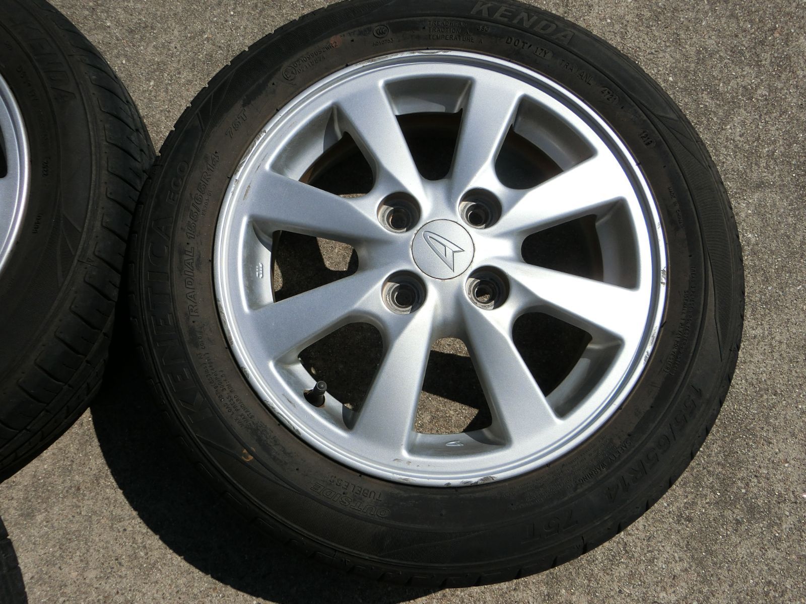 811] ダイハツ純正 14インチ アルミホイール 14×4.5J +45 PCD100