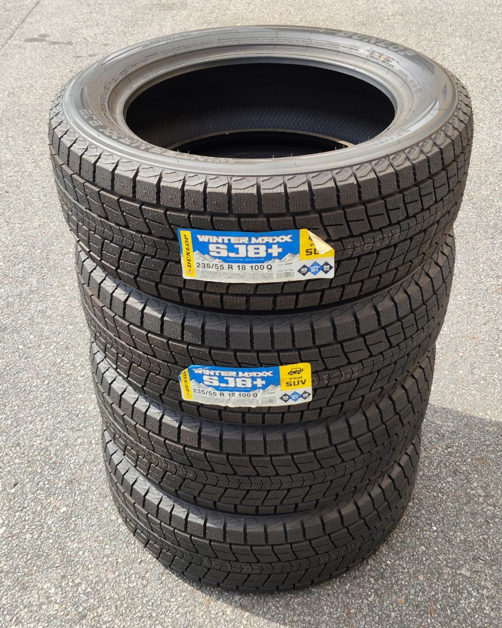 新品未使用倉庫保管品 スタッドレスタイヤ ダンロップ WINTER MAXX SJ8+ 235/55R18 100Q 2021年製 4本