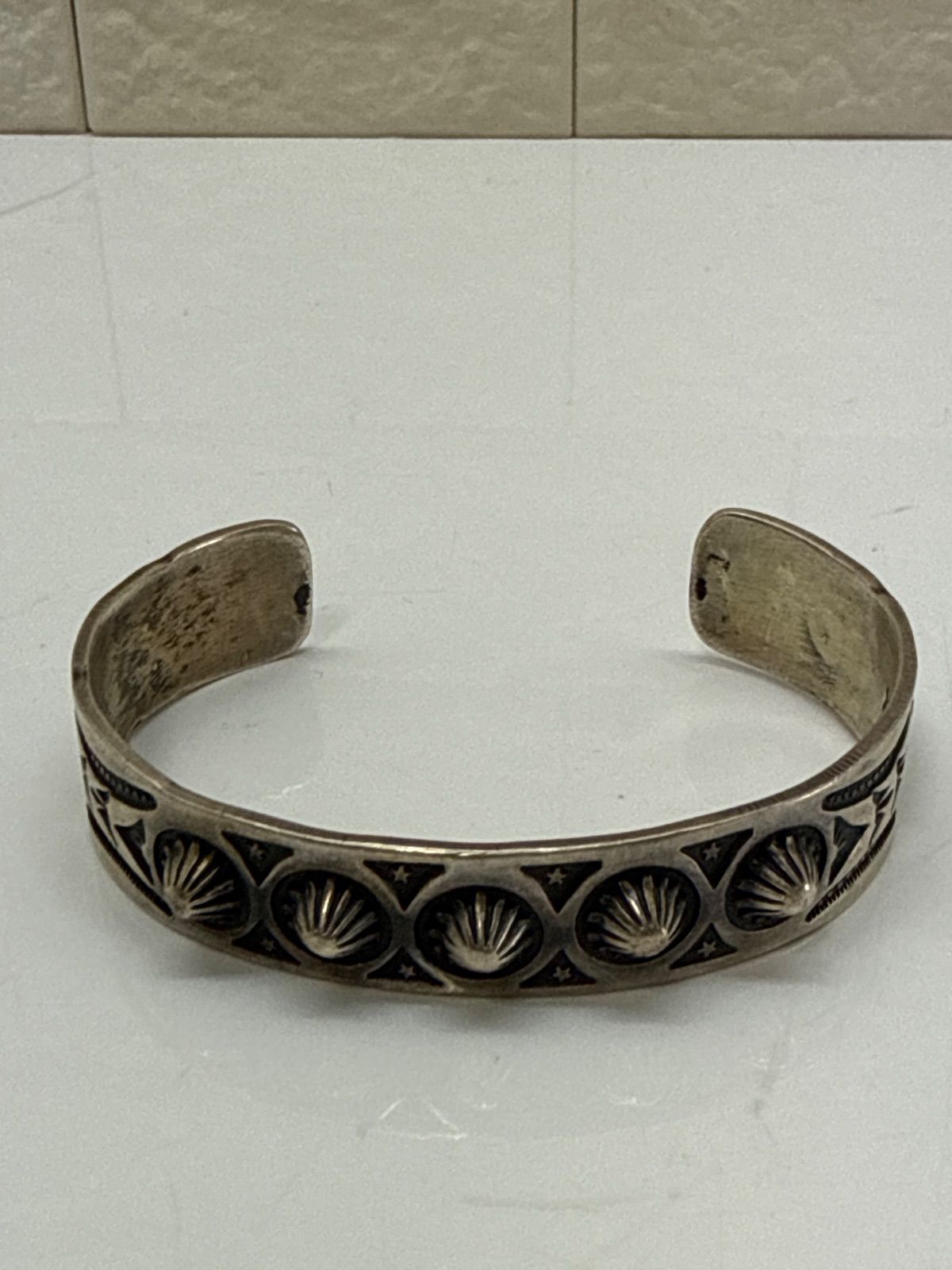 S00502 | GARY REEVES | GARY REEVES | BANGLE | INDIAN JEWELRY | NAVAJO | SILVER SILVER | APOLLO CONCHO | SHELL | NATIVE | MEN | ACCESSORIES | JEWELRY | Y2K | 90S | VINTAGE | AMERICAN | USA USED CLOTHING | VINTAGE