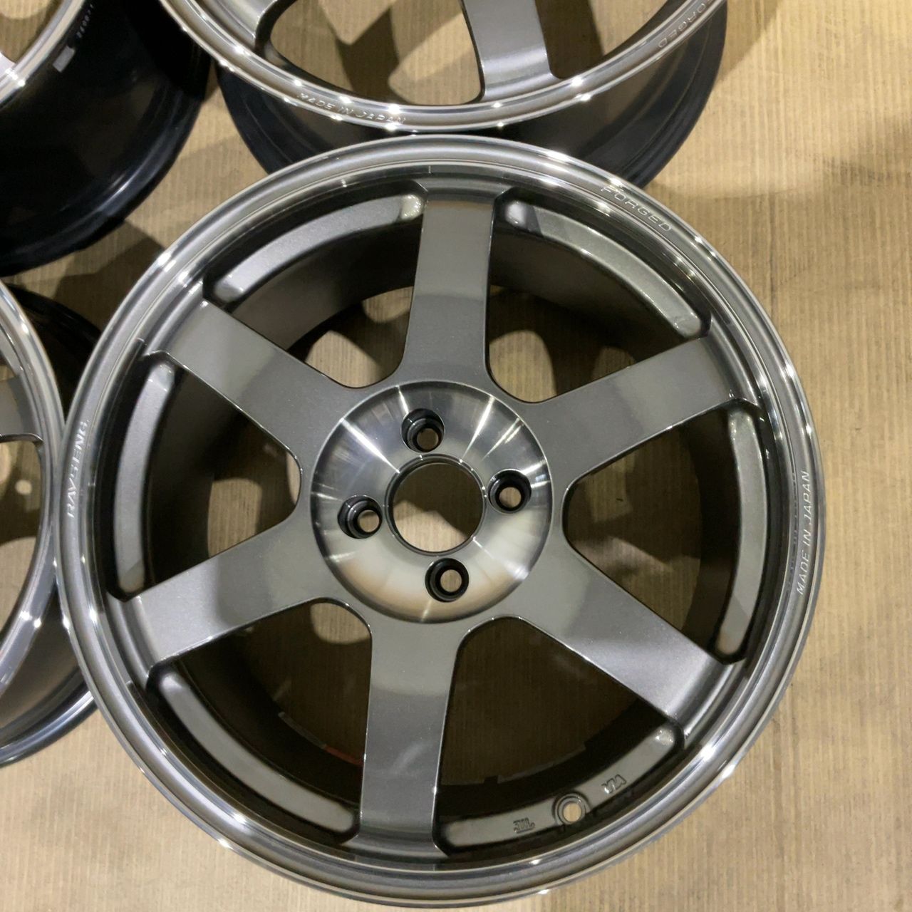 RAYS VOLK racing 16インチ ホイール 4本背景 (2) VOLK RACING｜RAYS