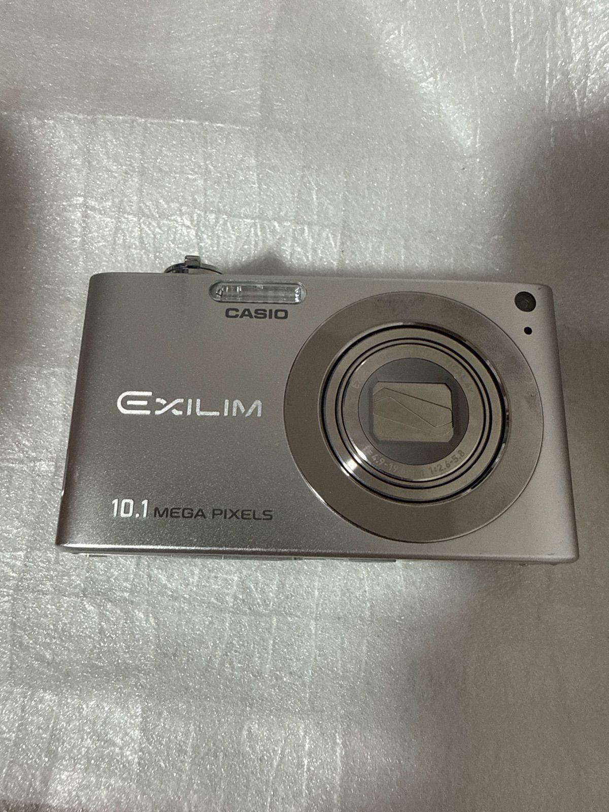 잘 작동하는 디지털 카메라 바디 카시오 EX-Z100
