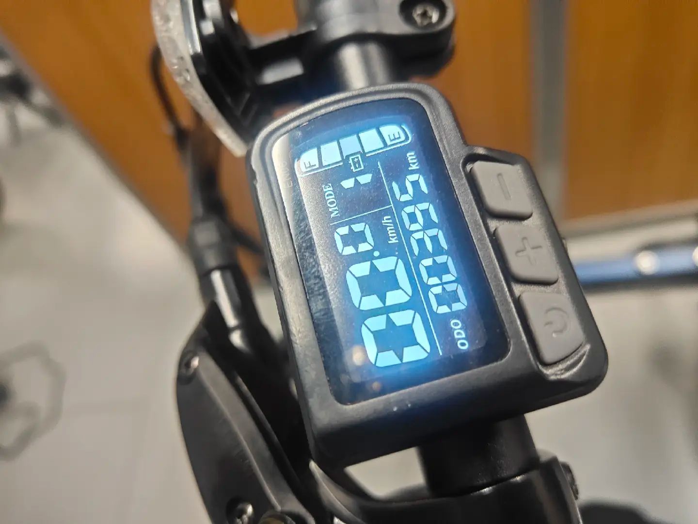 夏休み限定セール開催中！】折りたたみ電動アシスト自転車 ERWAY A02