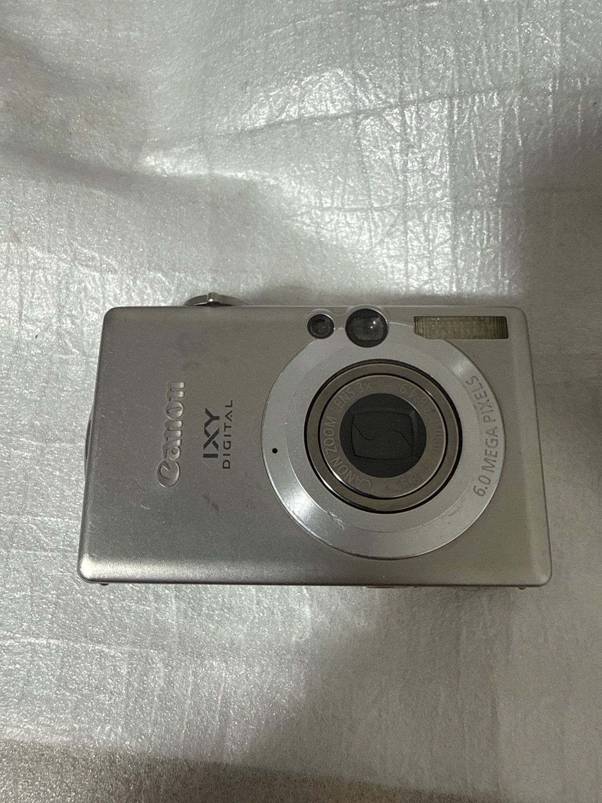 Good operation digital camera body Canon IXY DIGITAL 70