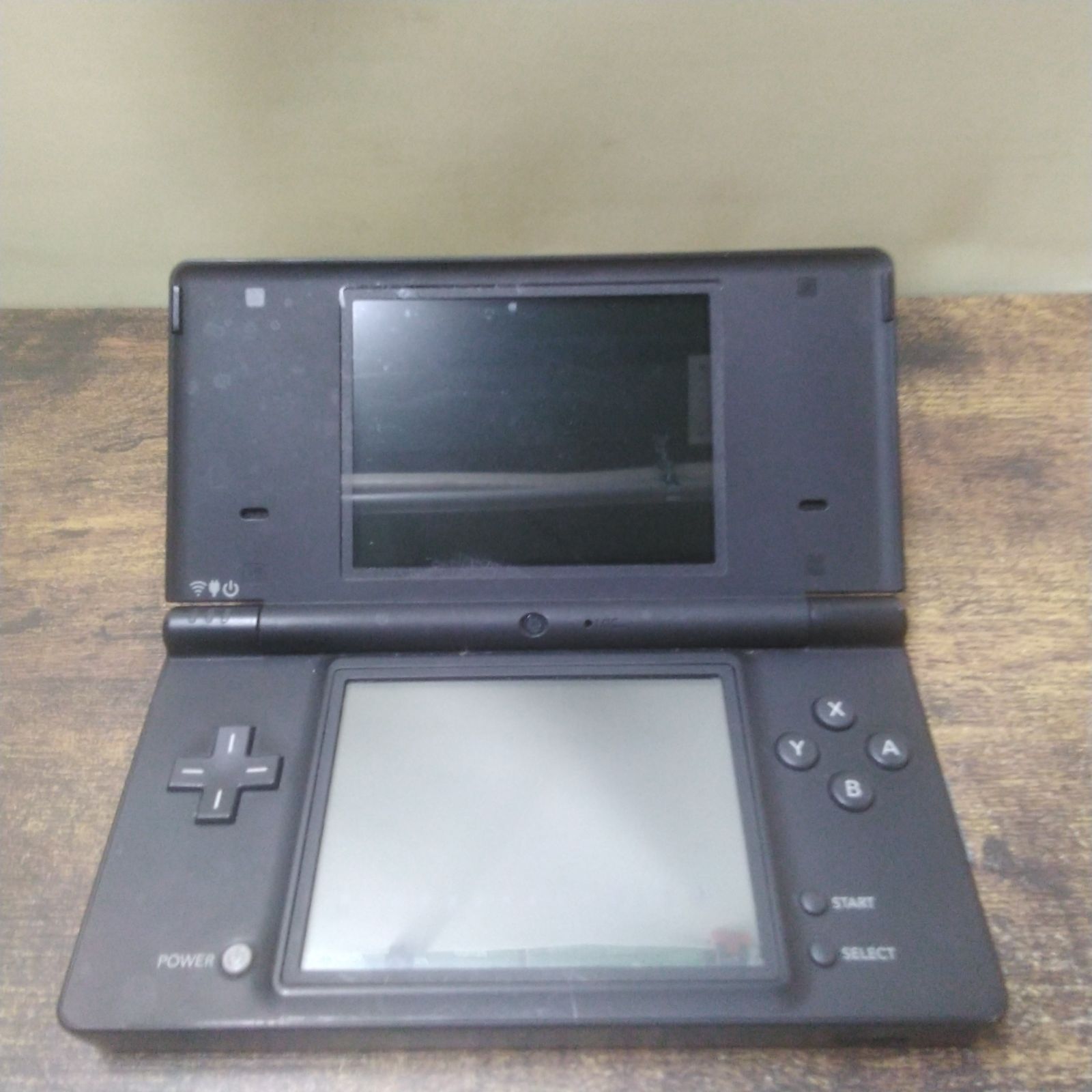 Nintendo game console DSi TWL-001 Current Product Operation Confirmed Initialized Long Term Storage Item B663