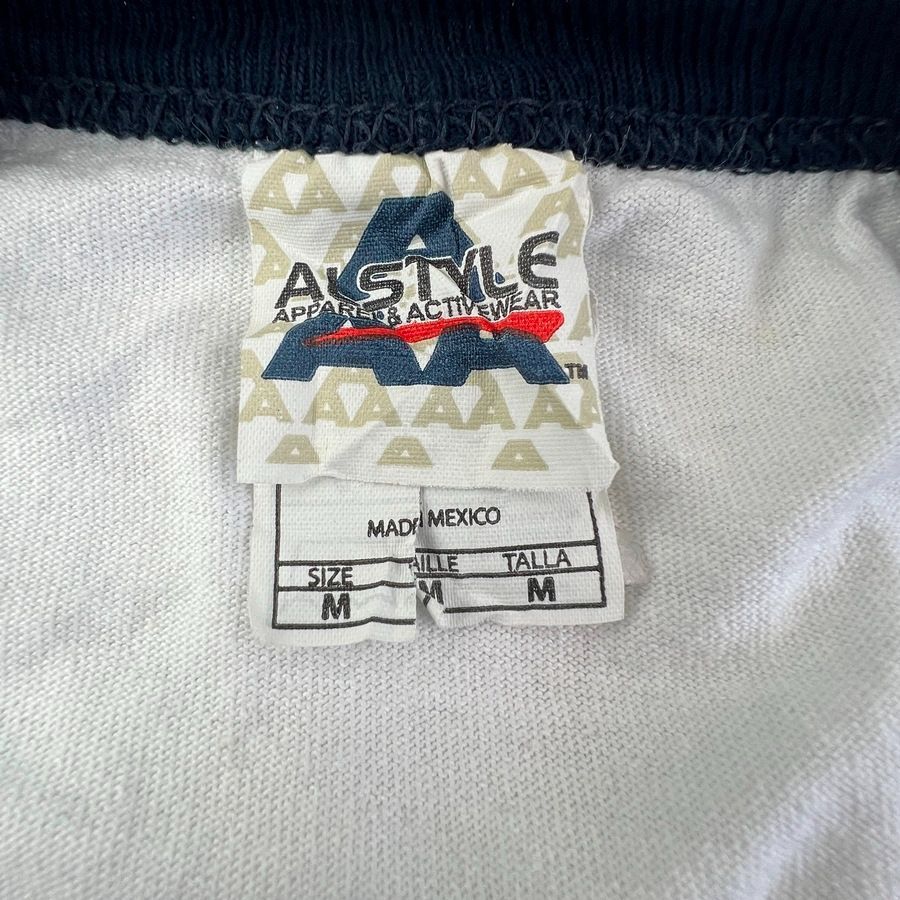 https://assets.mercari-shops-static.com/-/large/plain/2JVyeiKdqbuR3bmotBnVek.jpg@jpg