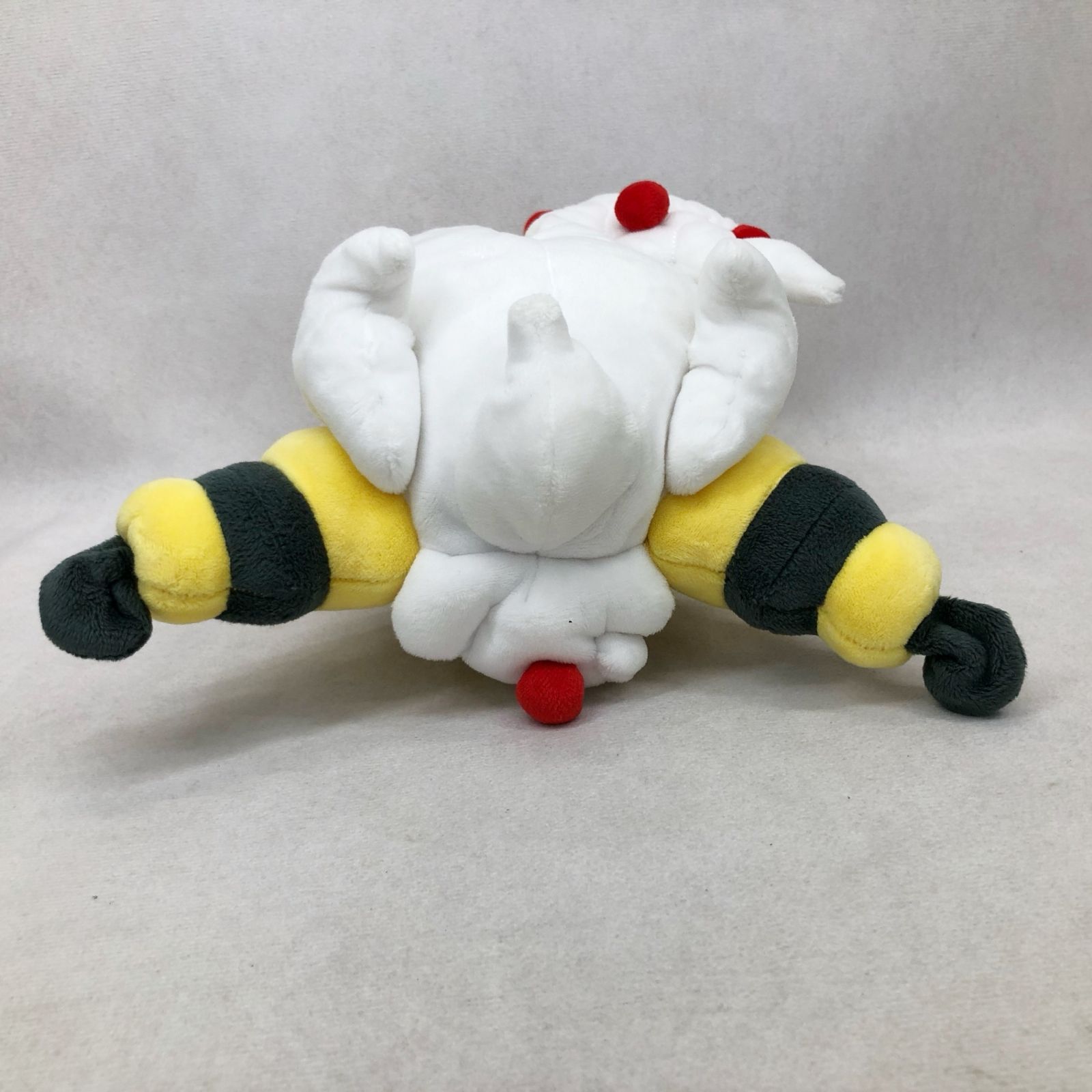 ポケモンセンター 限定 メガデンリュウのポンチョを着たピカチュウ