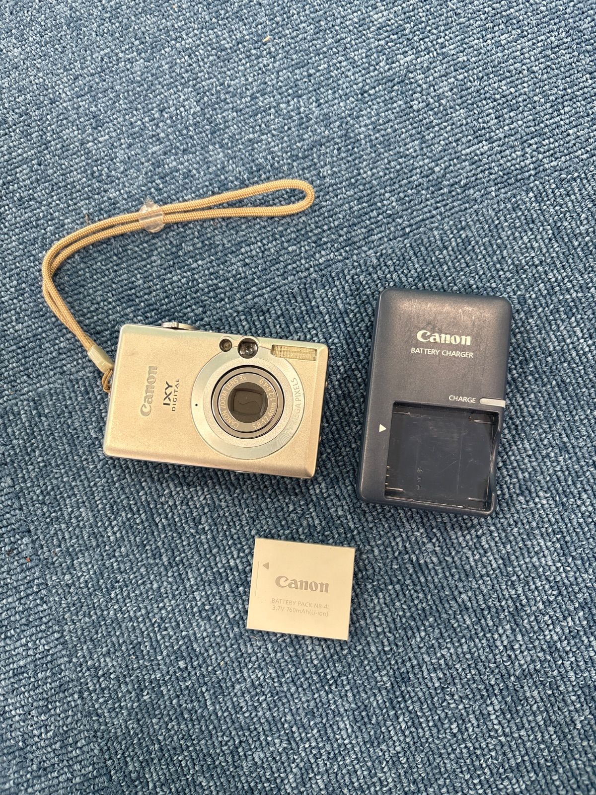 [Delivery Unavailable, Local Pickup Only, Reused Item] Canon IXY DIGITAL 70 Compact Digital Camera Camera Controller DigiRetro Main Unit Charger with Battery Junk Item