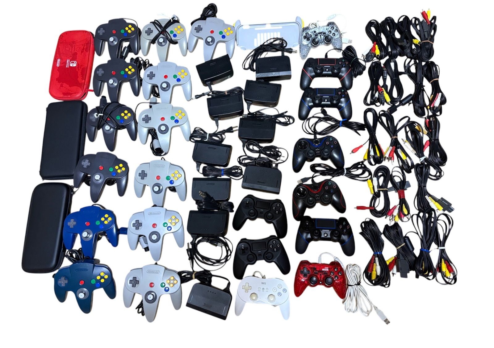 Nintendo64 コントローラー13個、純正AC 10個、その他コントローラー10個など