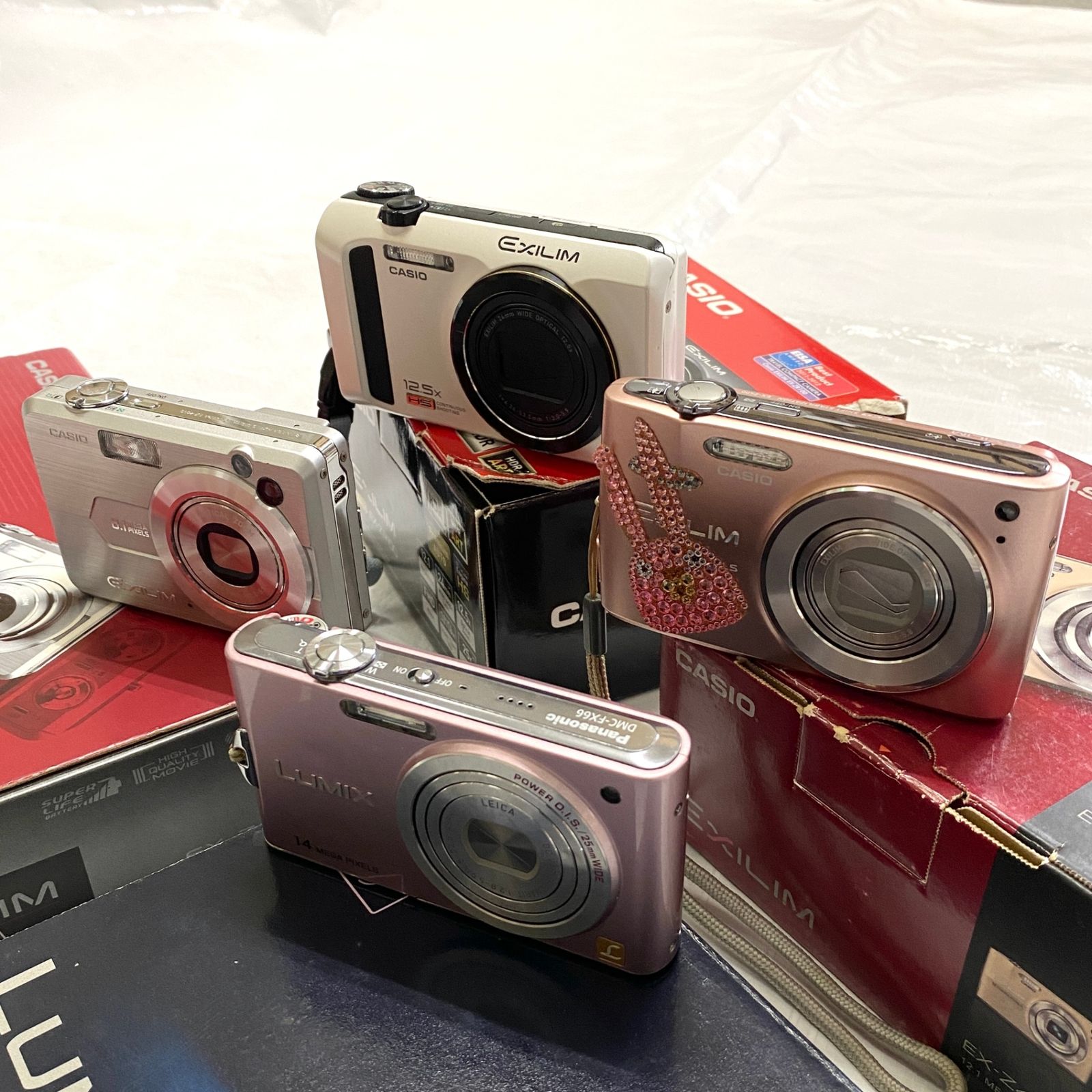 [Set of 4 with digital controller box] It's a working product, but it's a translation product CASIO EXILIM/ Panasonic LUMIX with digital controller box #W463