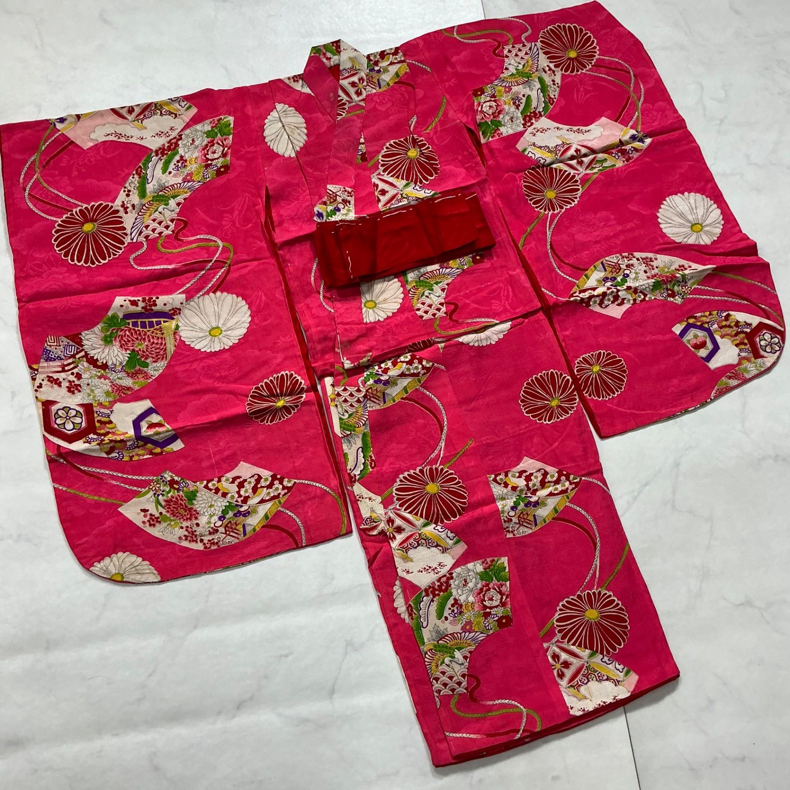 NA761アンティーク子供着物正絹非常に豪華　刺繍たっぷり正絹　着丈95裄丈45 kimono+one◇3歳くらい用◇貴重◇アンティーク子供着物◇七五三◇裄