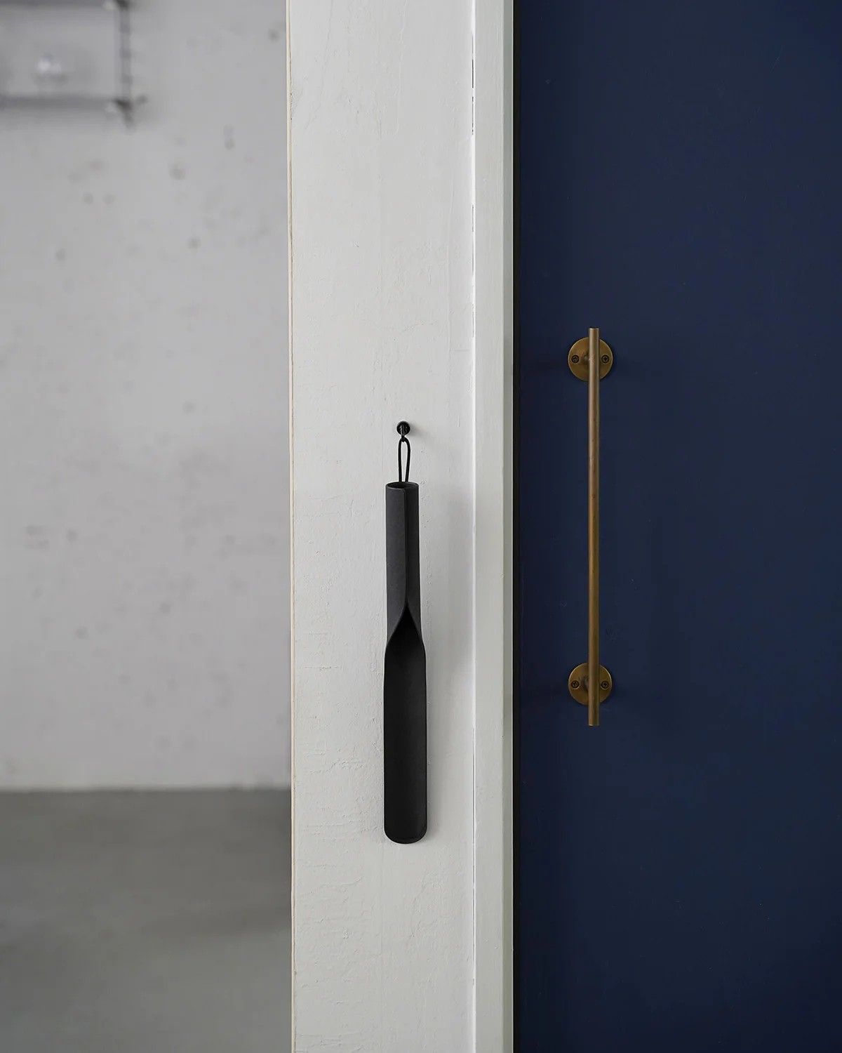 靴べら シューホーン MOHEIM SHOEHORN SHORT black コンパクト 自宅 玄関 ホテル 旅館 客室 店舗 靴屋 洋服屋 フィッティングルーム 軽量 強靭性 堅牢性 機能性 職人 手作り 引越祝い 新築祝 ギフト プレゼント 送料無料 5,858円