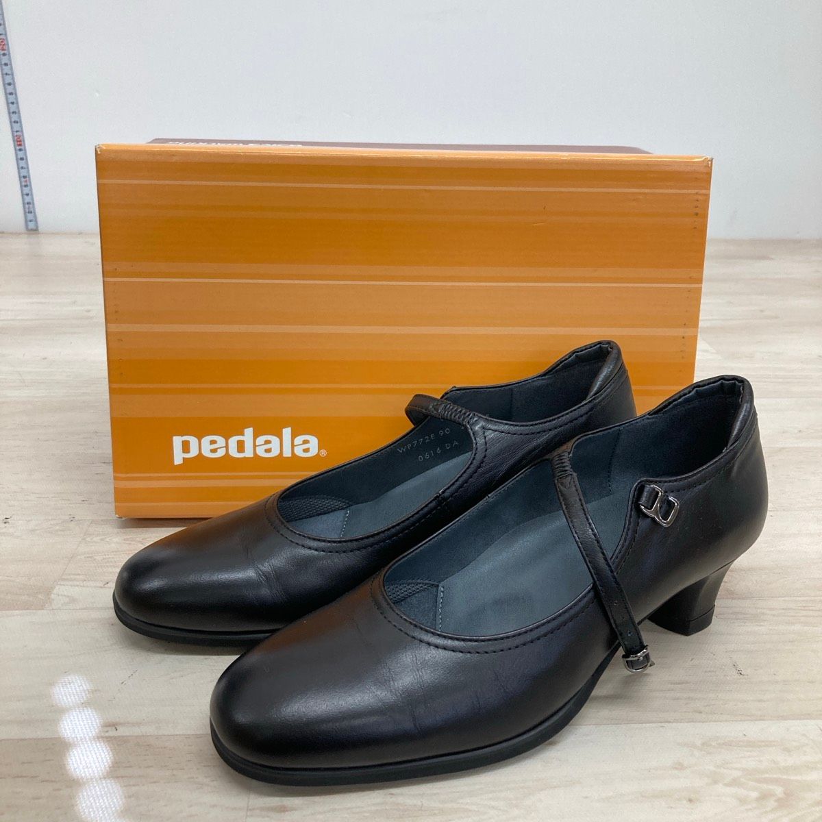 極美品 pedala/ペダラ アシックス ストラップパンプス WP772E 23cm 2E 