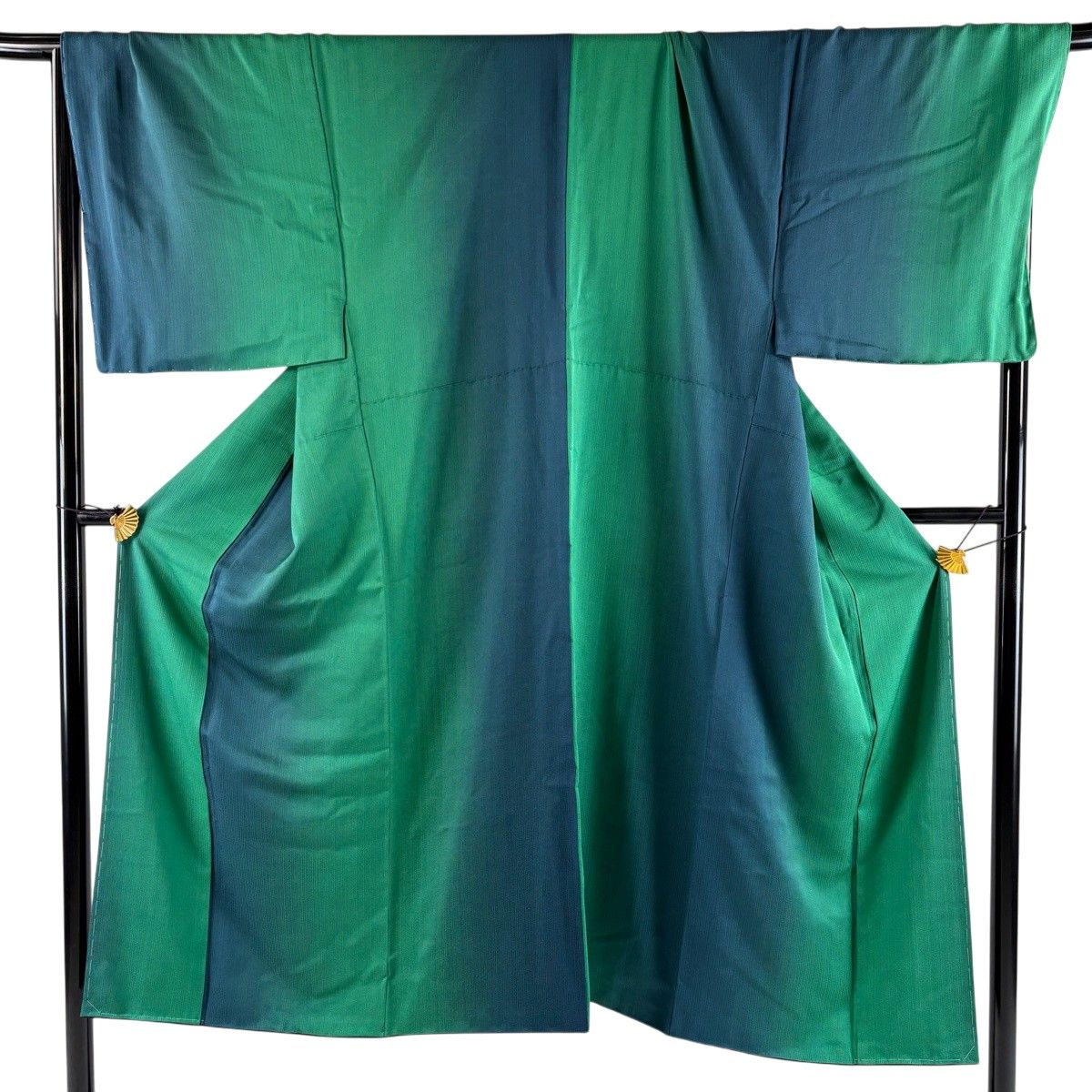 男着物 身丈145.5cm 裄丈72cm M 袷 千地泰弘 落款 縞 染め分け 緑 正絹 名品 【中古】