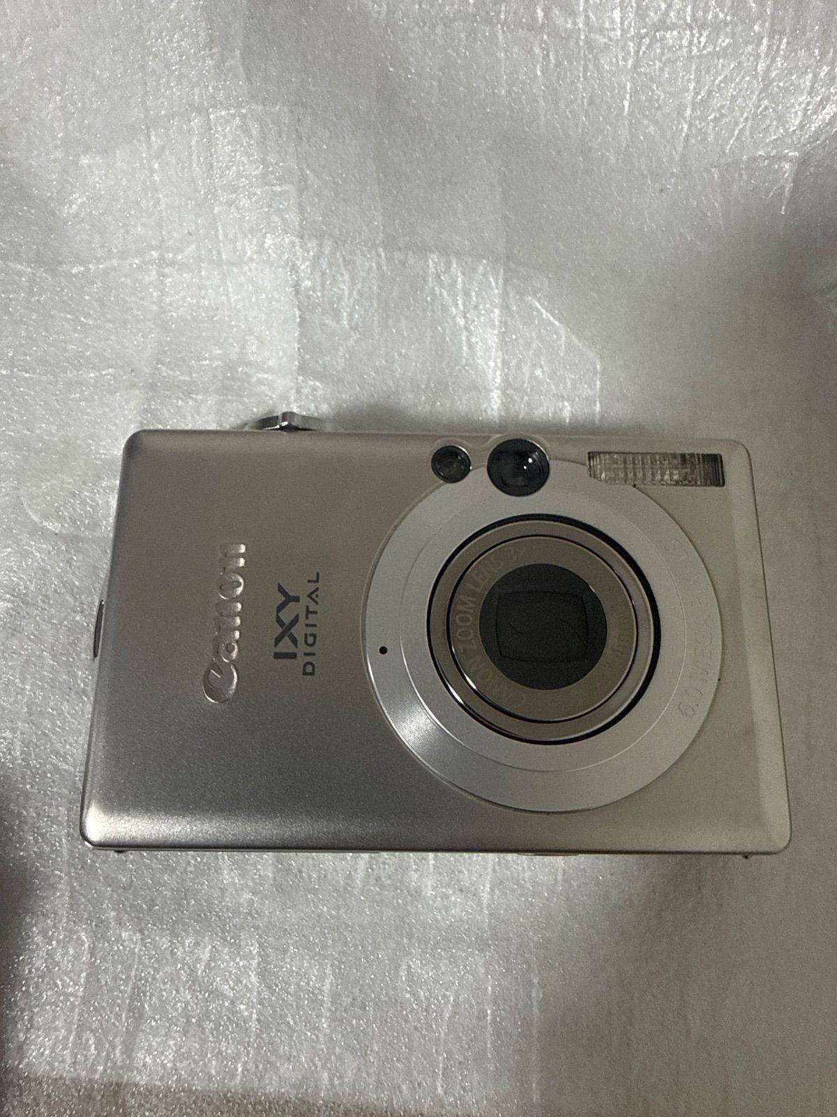 Good operation digital camera body Canon IXY DIGITAL 70