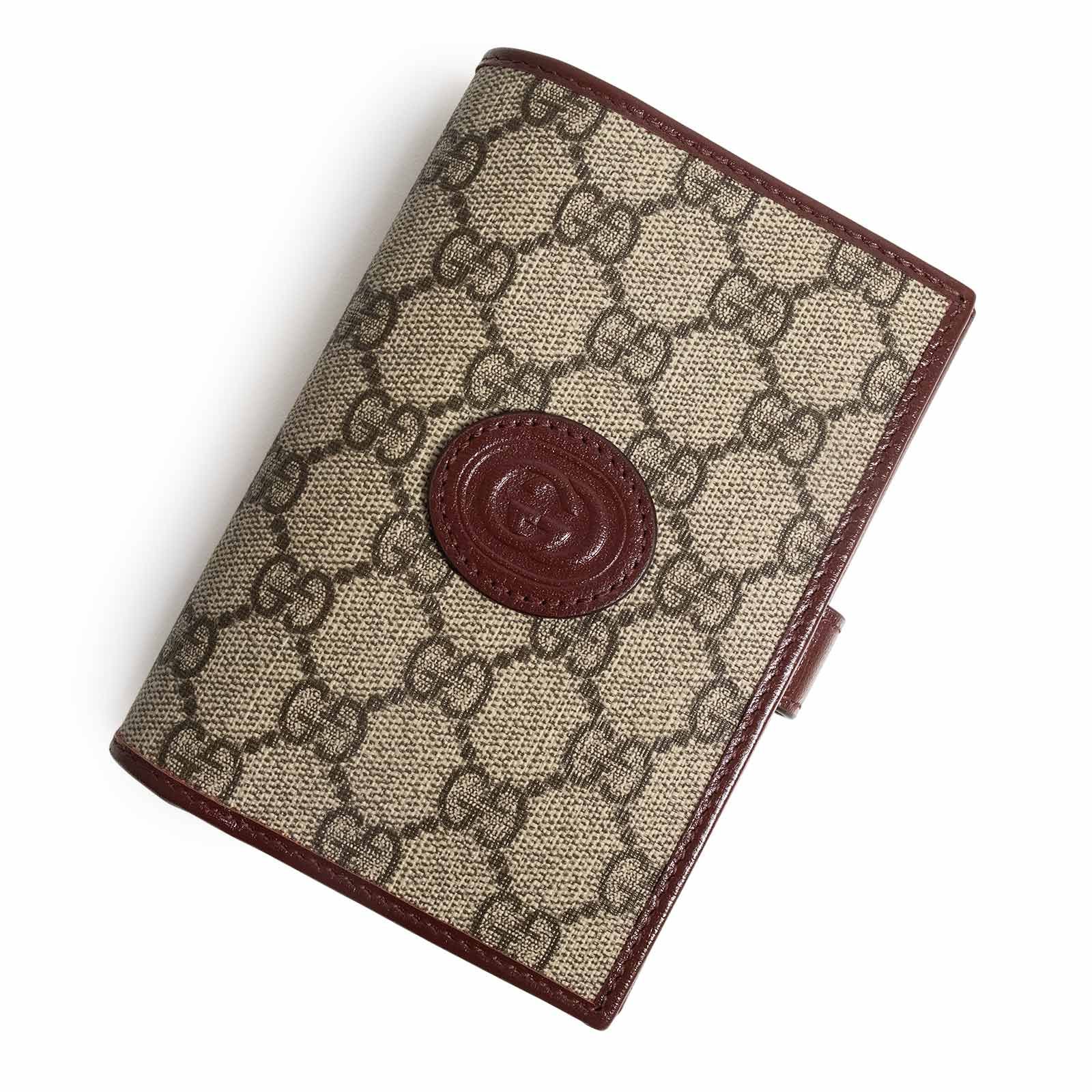 グッチ 724562 インターロッキングG GGスプリームキャンバス レザー ベージュ ボルドー パスポートケース GUCCI（新品・未使用品）