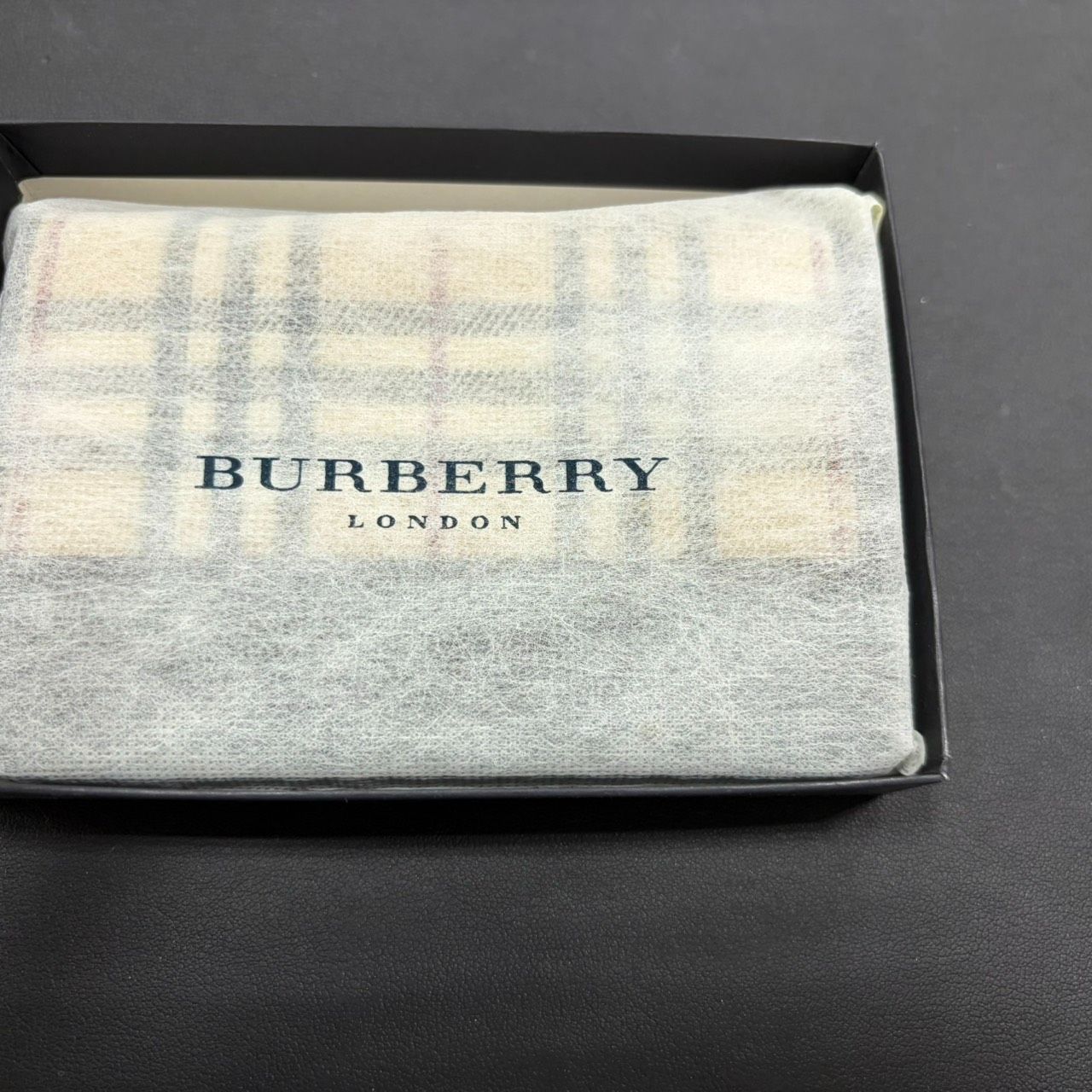 MK1527 【ER268】 バーバリー BURBERRY ノバチェック パスケース