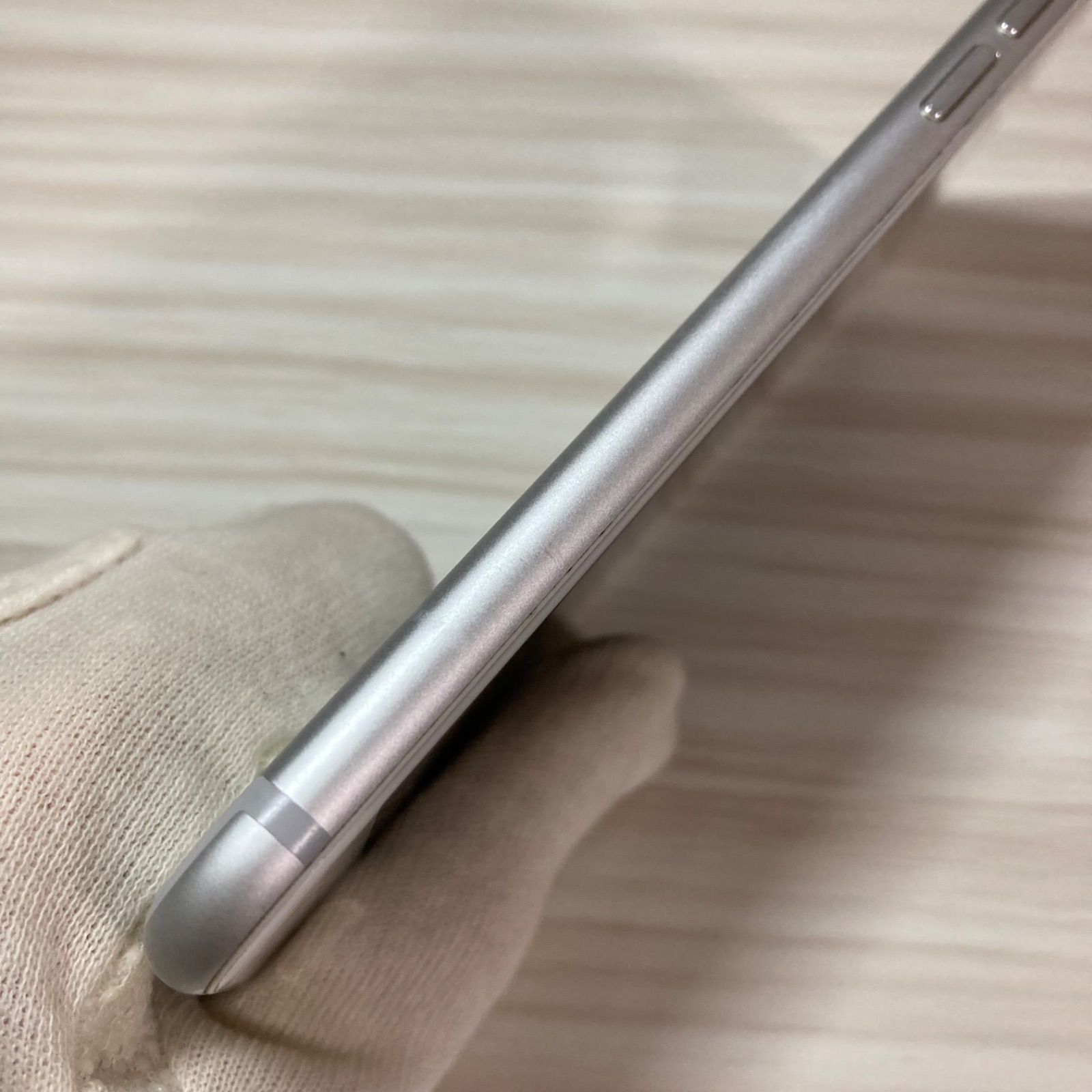 iPhone7 32GB Silver SIMフリー バッテリー85% - メルカリ