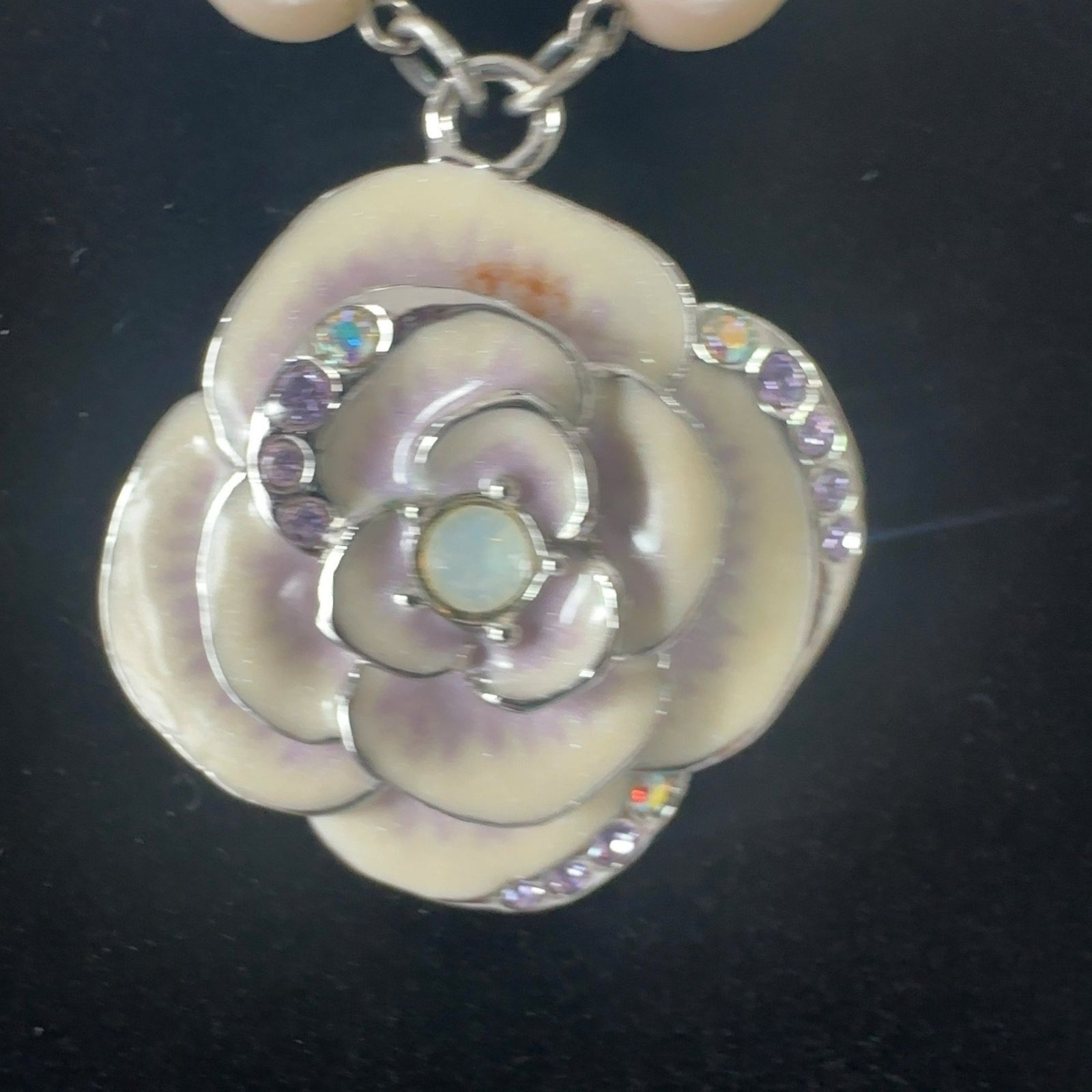 IEC10 ANNA SUI rose motif necklace cream/purple/silver