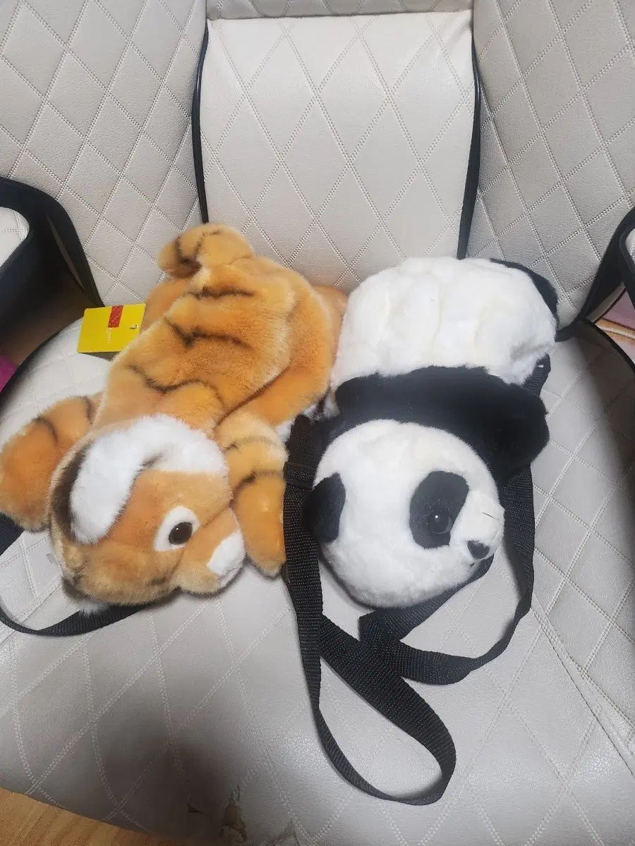 EVERLAND正規品 プーバオバッグ 虎バッグ 出品