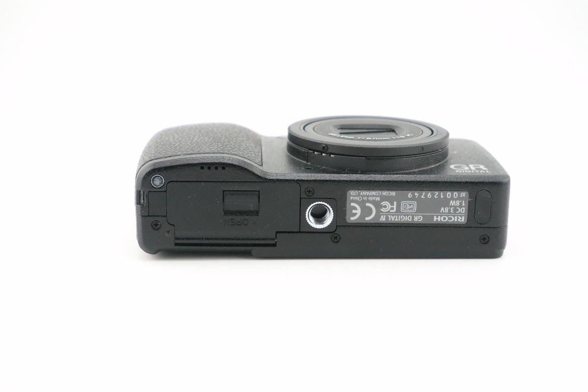 ☆極上品☆ショット数：331回☆リコー RICOH GR DIGITAL IV 充電器付