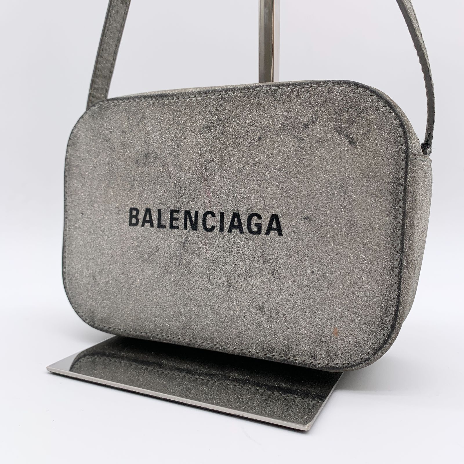 BALENCIAGA バレンシアガ ショルダーバッグ カメラバッグ グリッター ラメ加工 シルバー 銀色